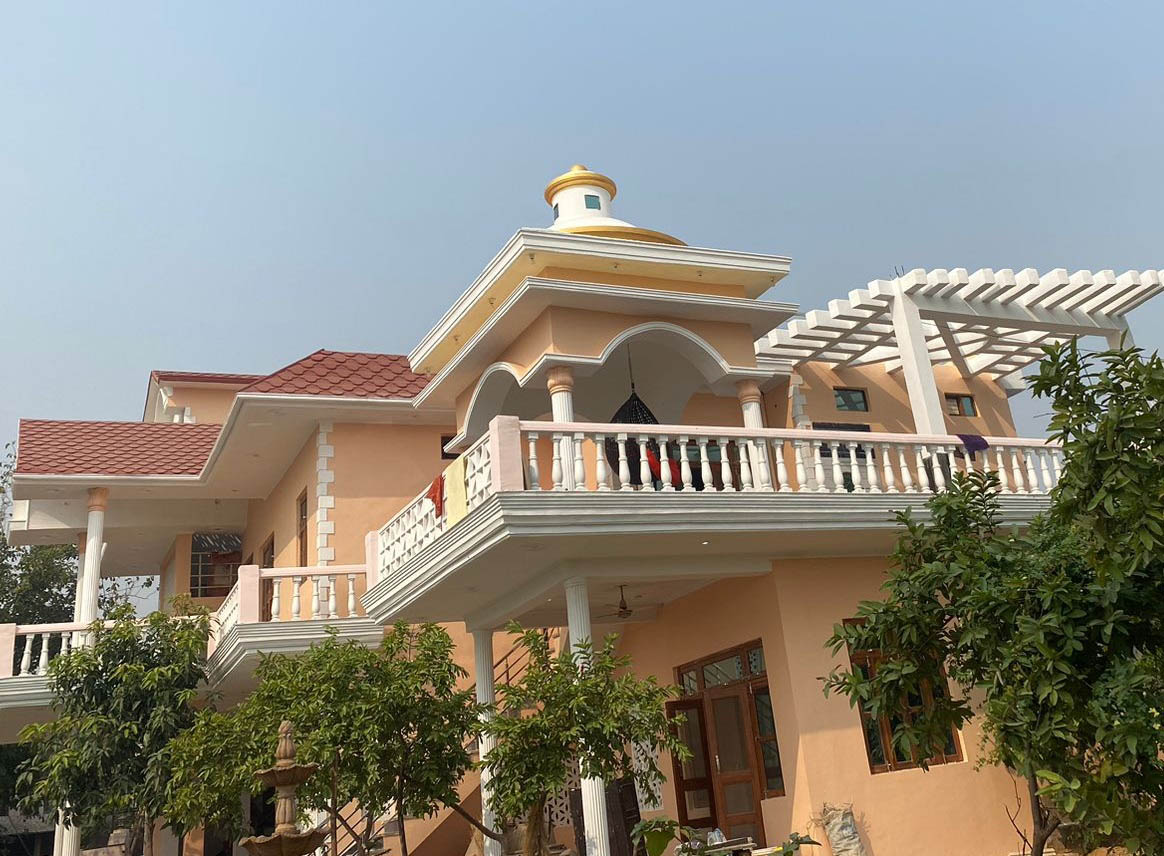Apple Luxury Farmhouse Gurugram Front Photo